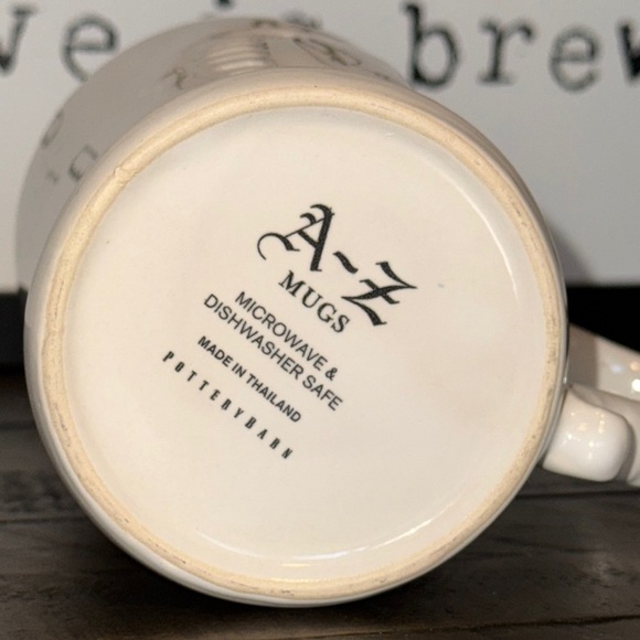 POTTERY BARN PB A-Z MUGS Elegant Cream Ceramic Mug Cup Initial Monogram Letter O - Picture 6 of 13